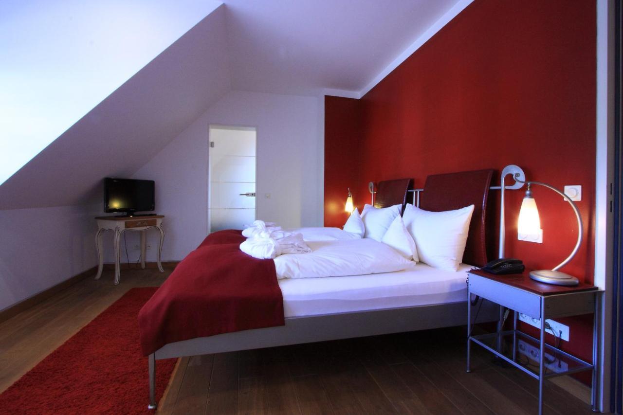 Residenz Im Schloss Neuweier Hotel 3*
